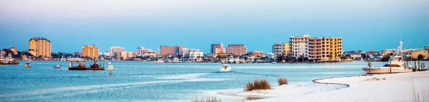 Views of beach in Destin from the shore