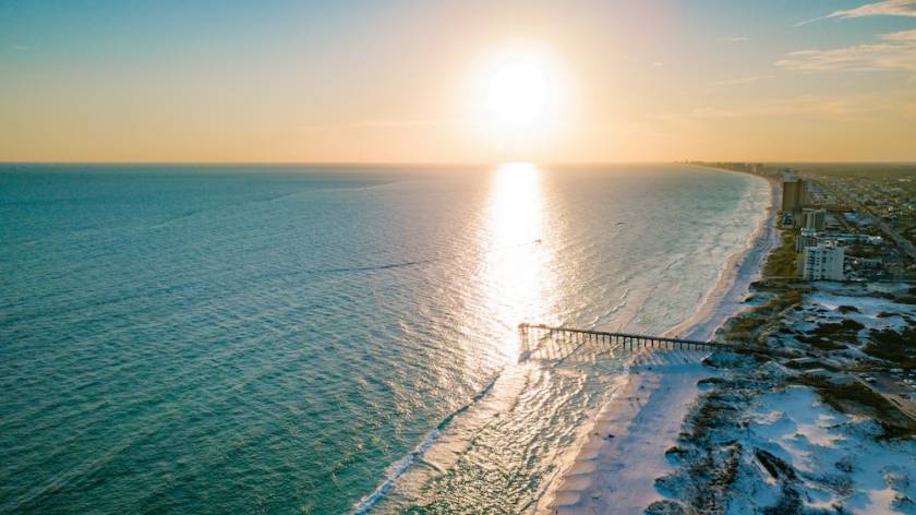 destin shores and pier